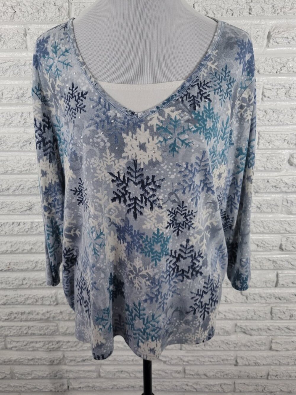 Basic‎ Editions XXL Blue Snowflake Tee 3/4 Sleeve Square Neck Studded B10E